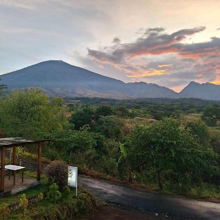 Family Rinjani Bungalow Sajang Eksteriør bilde